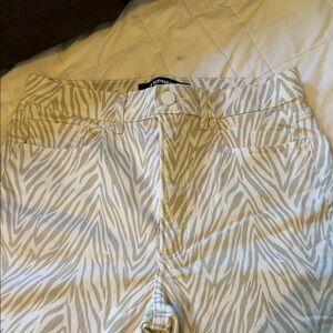 Express Gray and White Patterned Pants
